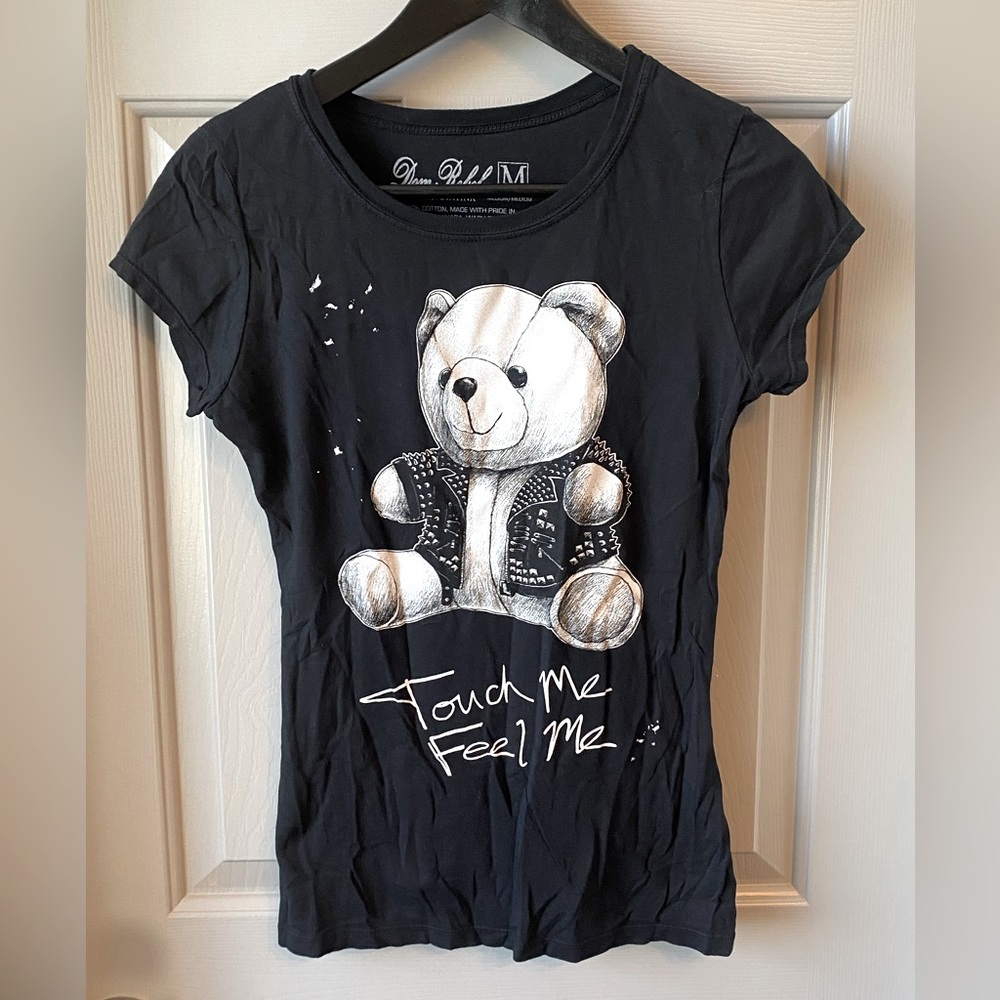 DOM REBEL Women's Fitted "TOUCH ME, FEEL ME" Tee SZ M